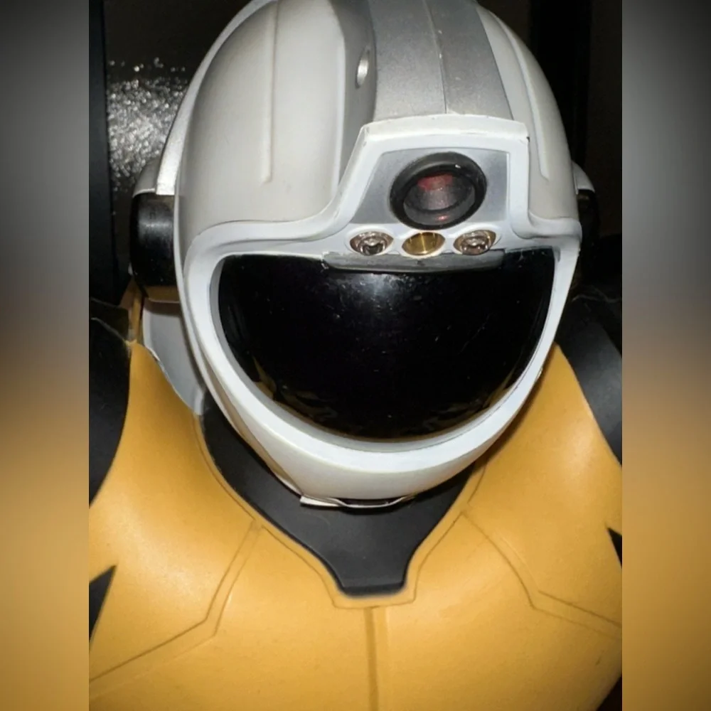 WowWee Robosapien V2 Humanoid Rare Yellow Robot w/Remote TESTED & FUNCTIONAL